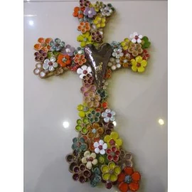 Keramika-Kríž zdobeny kvietkami Mihoková